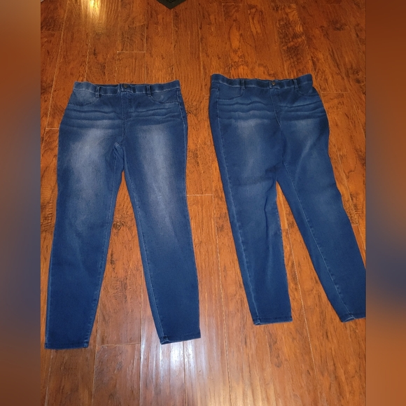 Time and Tru Denim - Time and Tru Women's Dark Blue Skinny Jeans